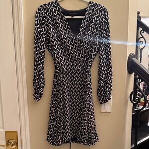 Banana Republic Black and White Long Sleeve Dress